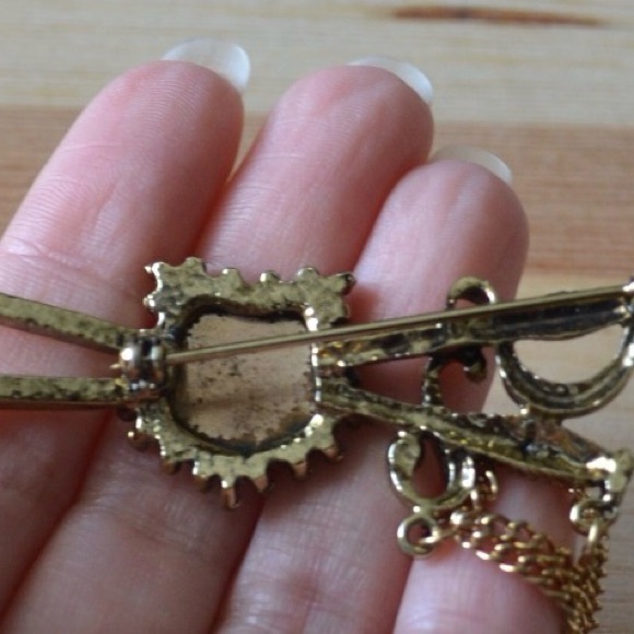 Mid-century Renaissance broach - Picture 4 of 6